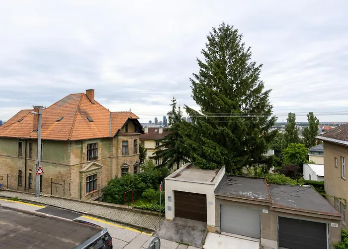 Palisady Charm - Stylish High Ceiling, Downtown, Parking *